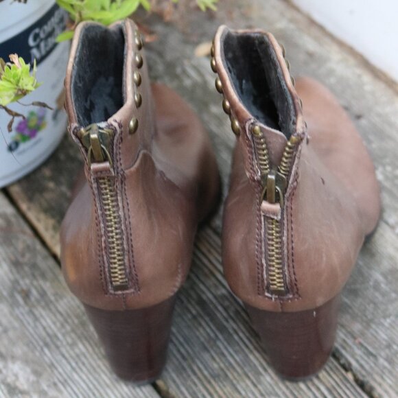 B Markowsky Mocha Brown Curved Stud Edge Pointed Brass Trim Toe Ankle Booties - Picture 6 of 9